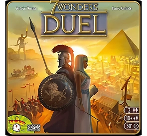 De doos van het bordspel 7 Wonders Duel met twee oude leiders voor een achtergrond van een gouden stad